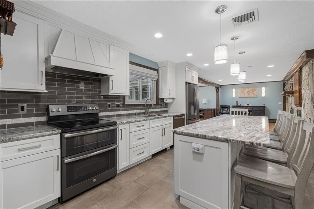 Multi Family at 365 367 West Wrentham Road, Cumberland, photo 6 of 49