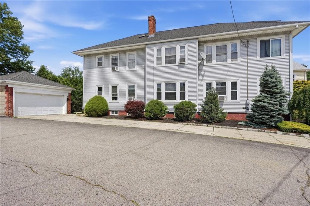 Multi Family at 981 Smith Street, Providence, photo 4 of 44