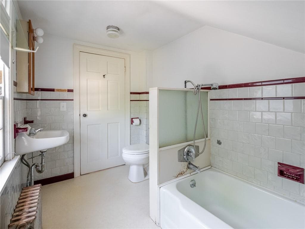Multi Family at 657 Danielson Pike, Scituate, photo 20 of 26