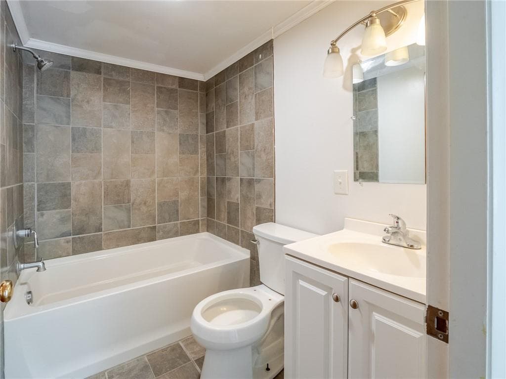 Multi Family at 657 Danielson Pike, Scituate, photo 21 of 26