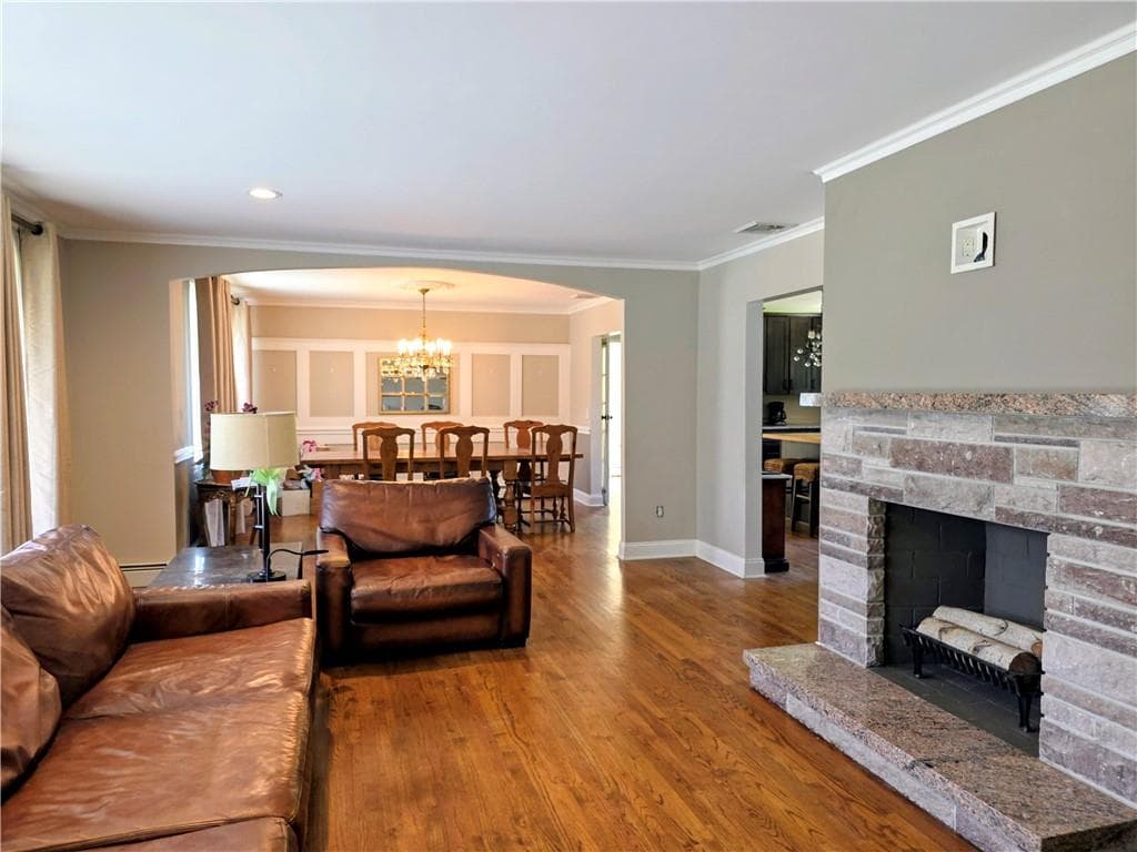218 Oaklawn Avenue photo 3