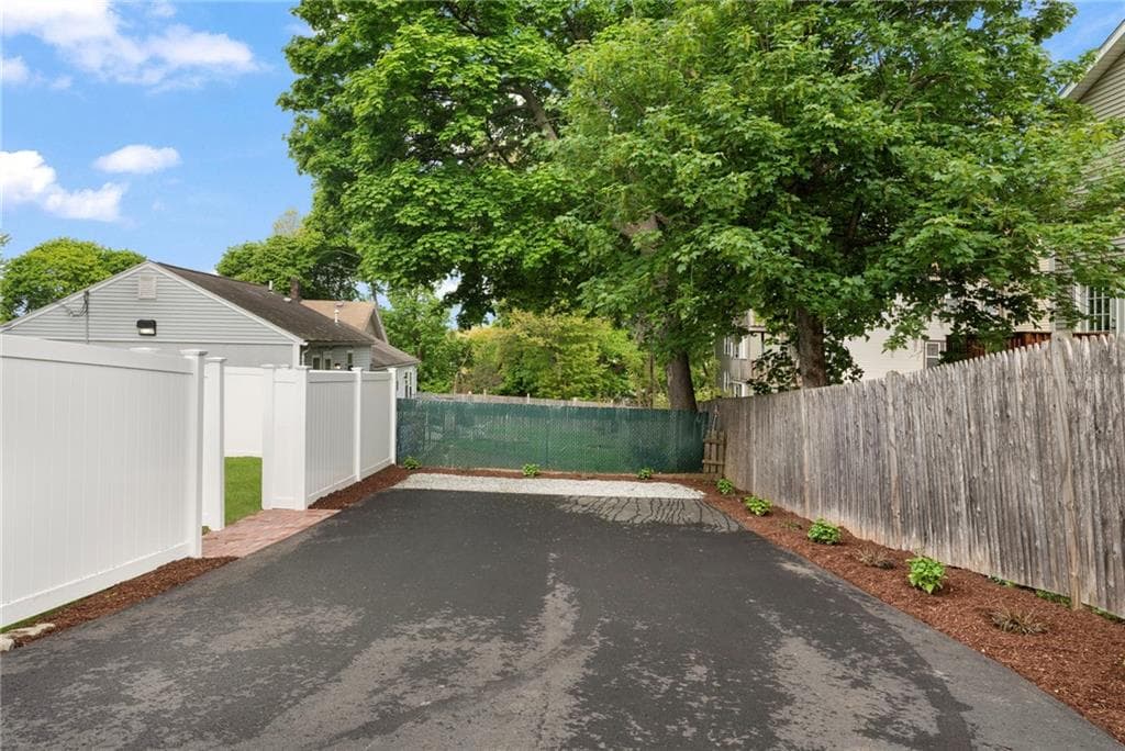 54 56 Grand View Street photo 42
