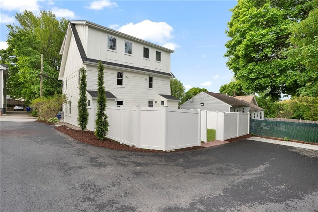 54 56 Grand View Street photo 41