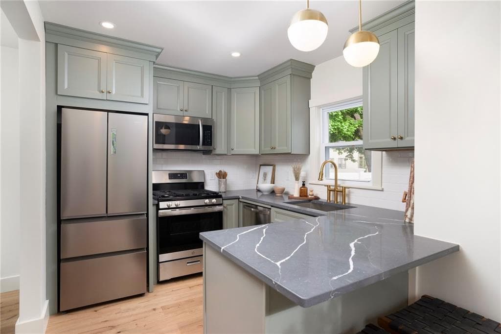 54 56 Grand View Street photo 15