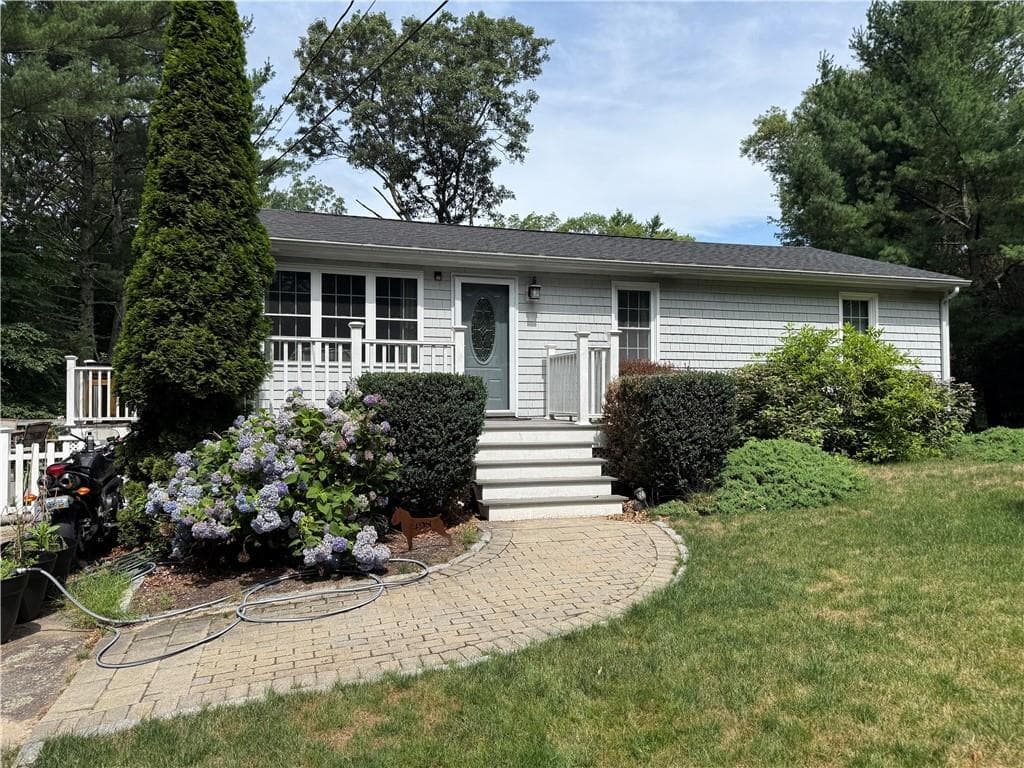 Single Family Residence at 408 Gardiner Road, Richmond, photo 2 of 12