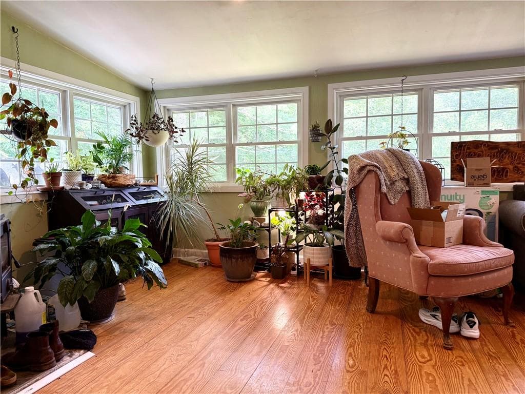 Single Family Residence at 408 Gardiner Road, Richmond, photo 6 of 12