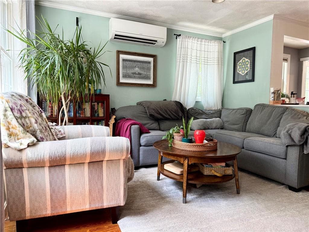 Single Family Residence at 408 Gardiner Road, Richmond, photo 3 of 12