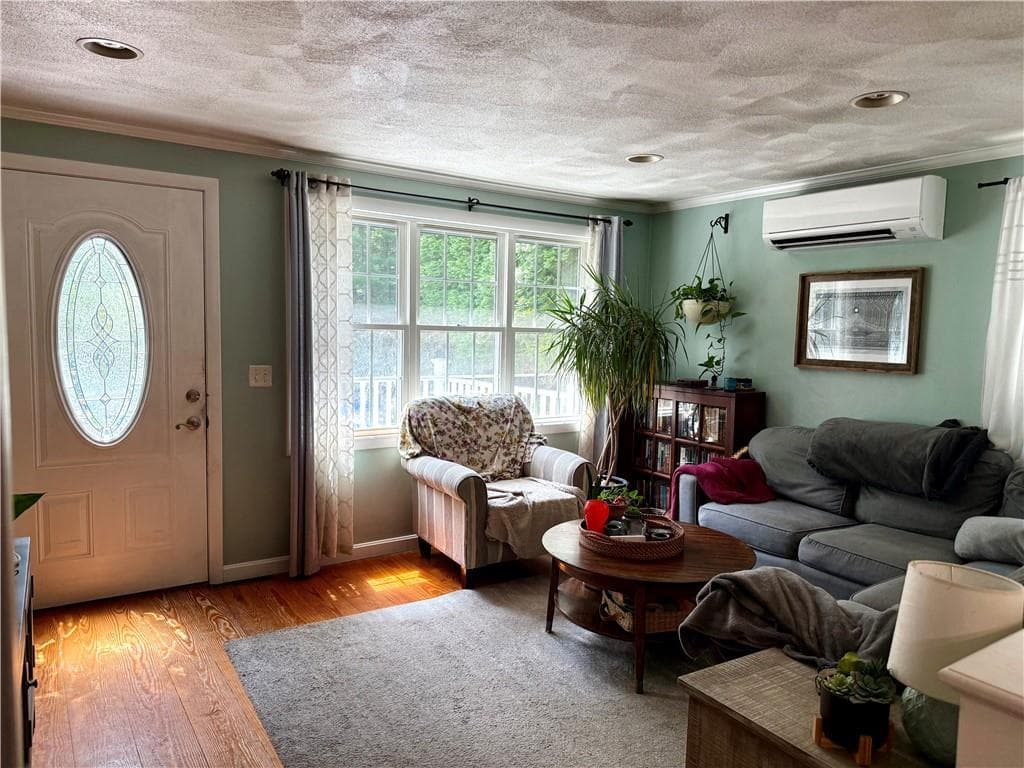 Single Family Residence at 408 Gardiner Road, Richmond, photo 4 of 12