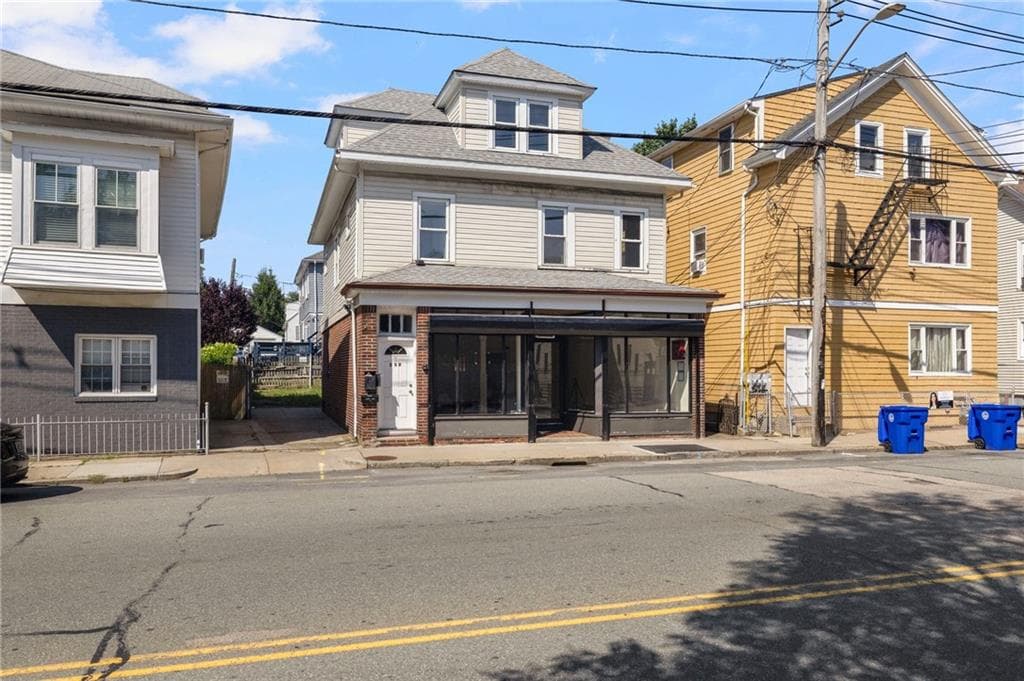 559 Branch Avenue photo 3