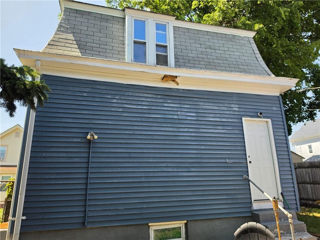 Multi Family at 25 Seabury Street, Providence, photo 5 of 25