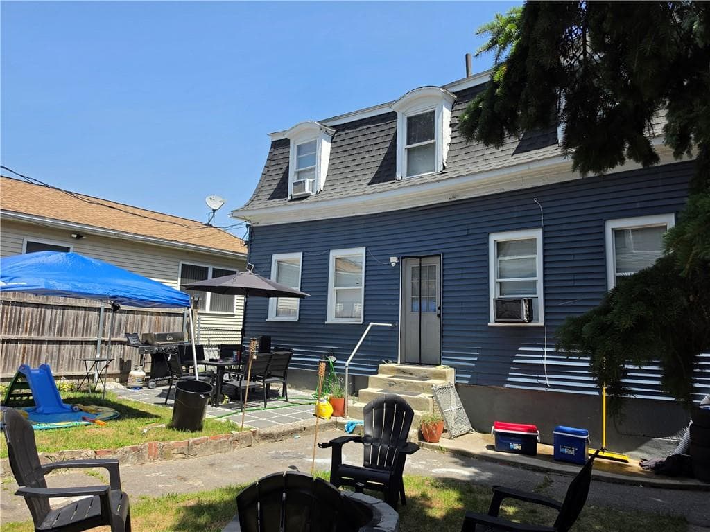 Multi Family at 25 Seabury Street, Providence, photo 4 of 25