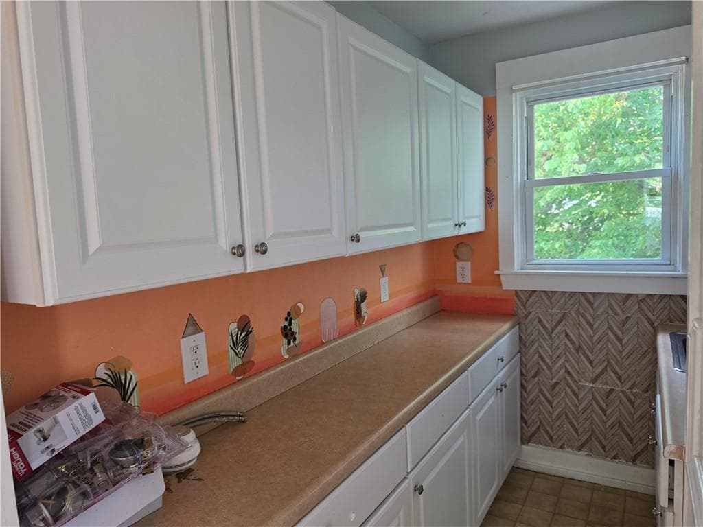 Multi Family at 112 Bernon Street, Providence, photo 13 of 35