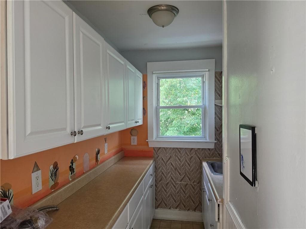 Multi Family at 112 Bernon Street, Providence, photo 11 of 35