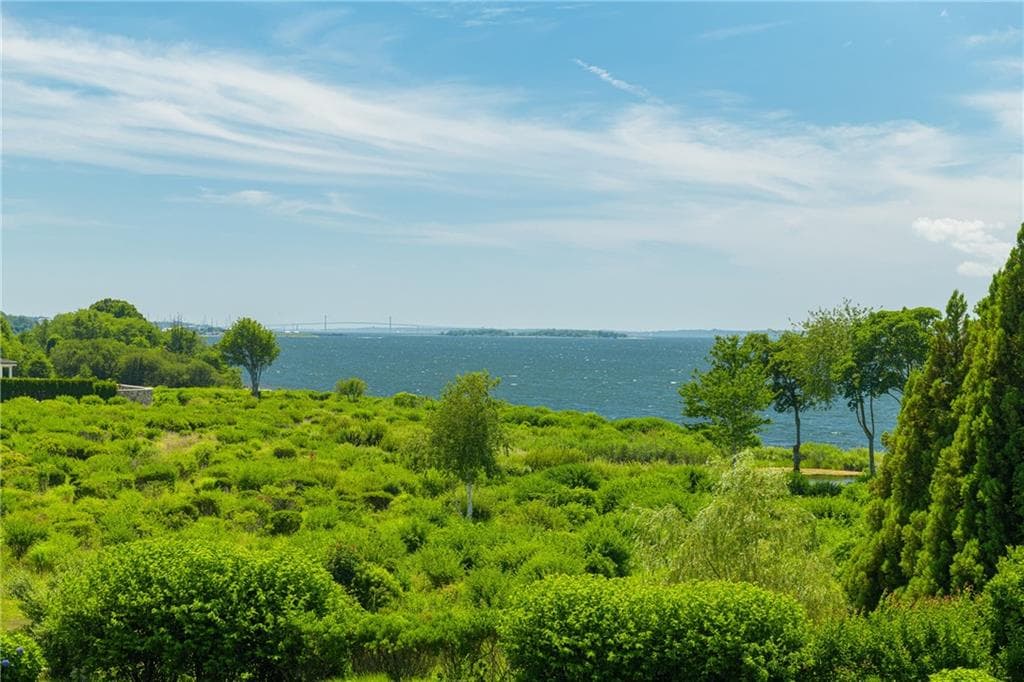 Single Family Residence at 231 Carnegie Harbor Drive, Portsmouth, photo 27 of 38