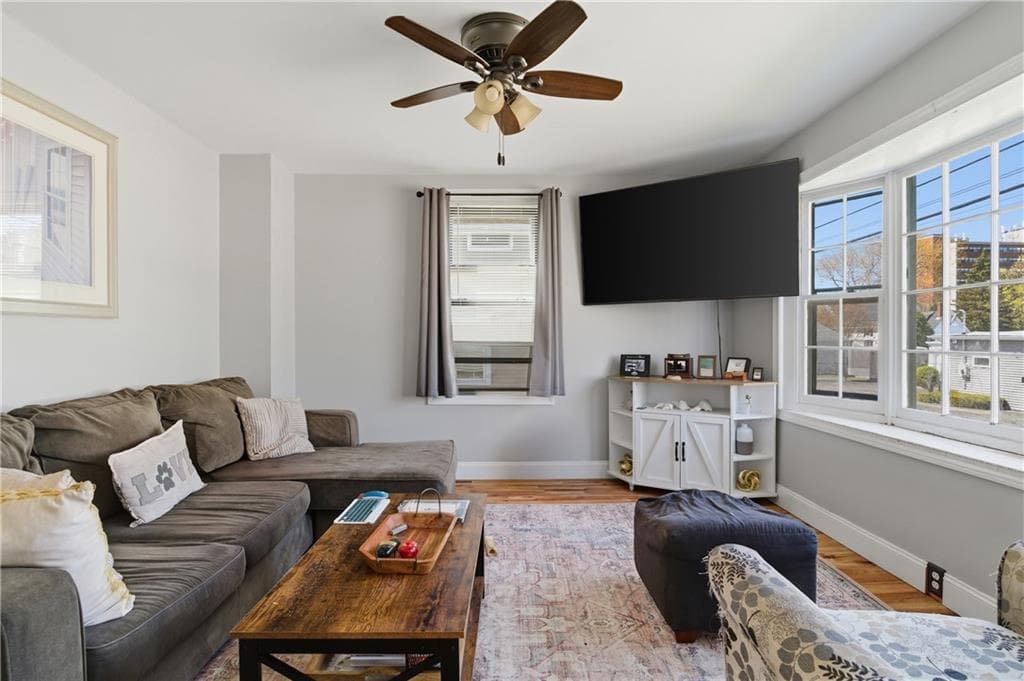 25 Hoppin Avenue photo 11