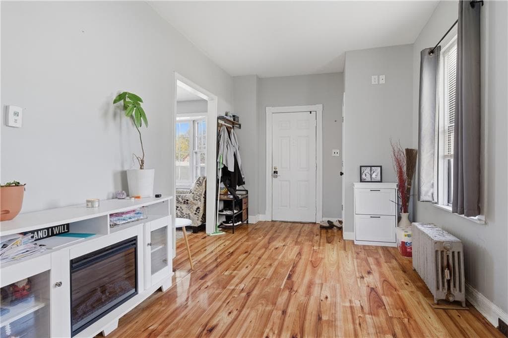 25 Hoppin Avenue photo 8