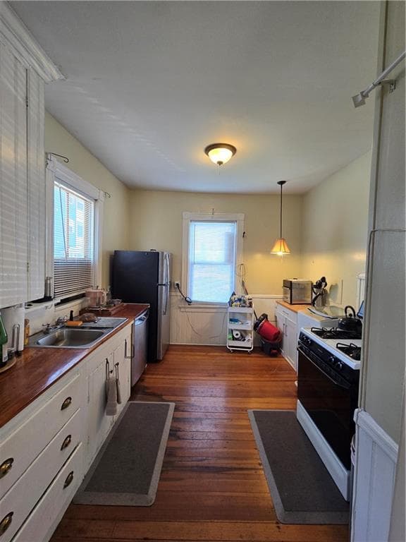 Multi Family at 73 Beacon Avenue, Providence, photo 15 of 36