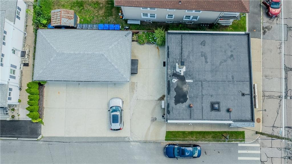 492 Warren Avenue photo 4