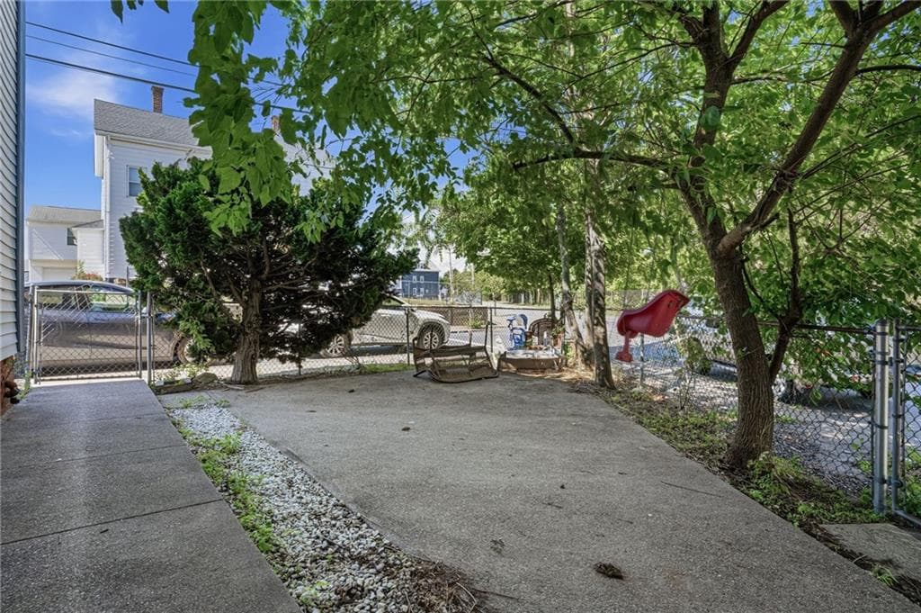 6 Bloomingdale Avenue photo 17