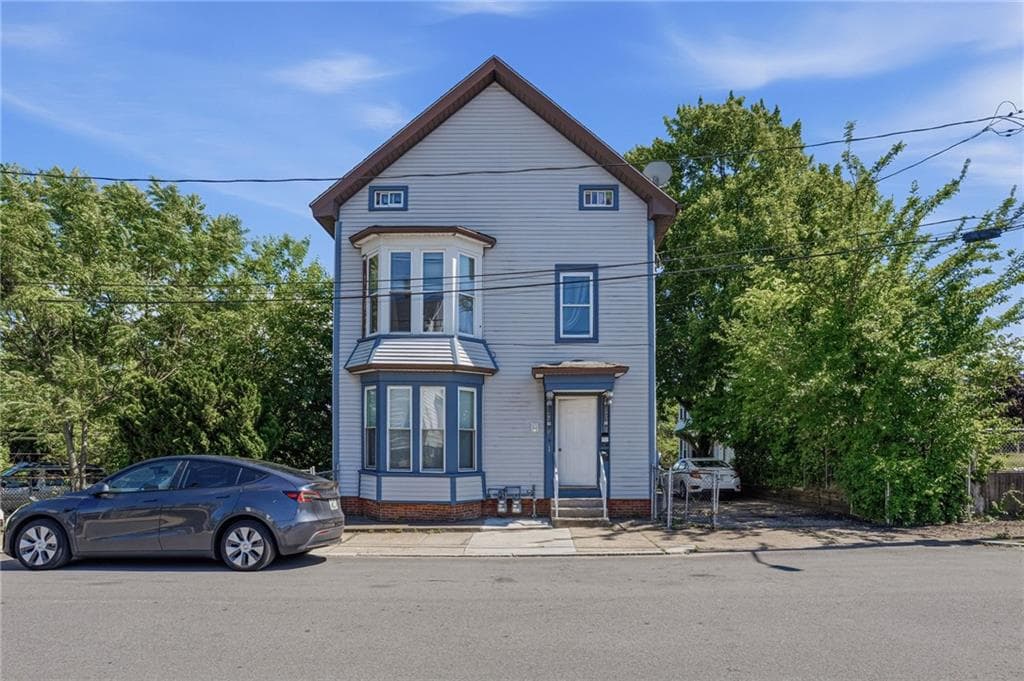 6 Bloomingdale Avenue