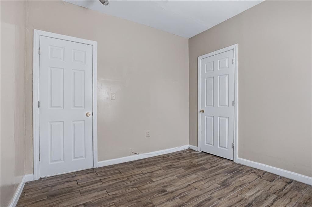 6 Bloomingdale Avenue photo 9