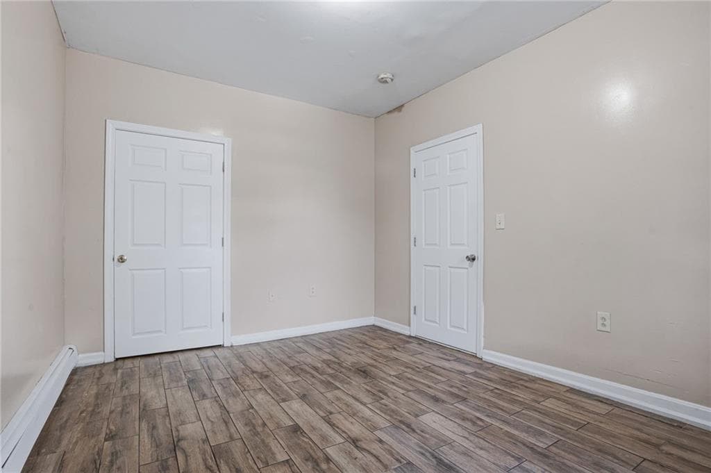 6 Bloomingdale Avenue photo 8