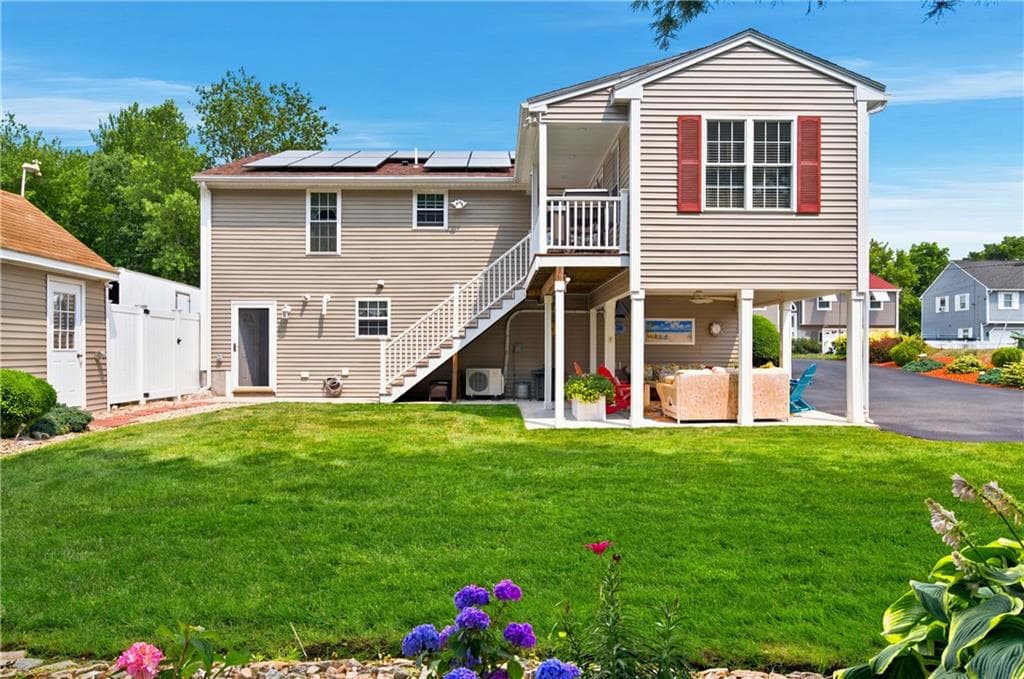 77 Capwell Avenue photo 4