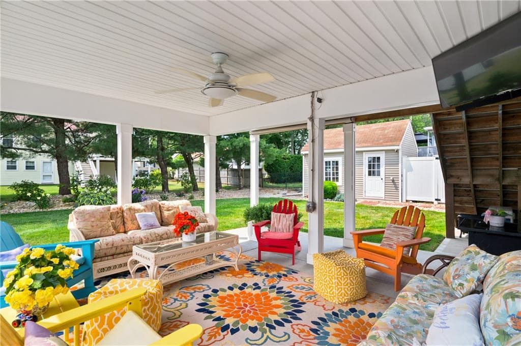 77 Capwell Avenue photo 8
