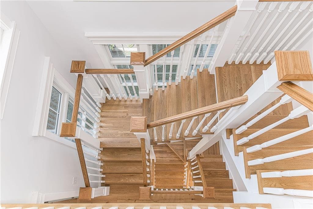 17 19 East Hills Road photo 22