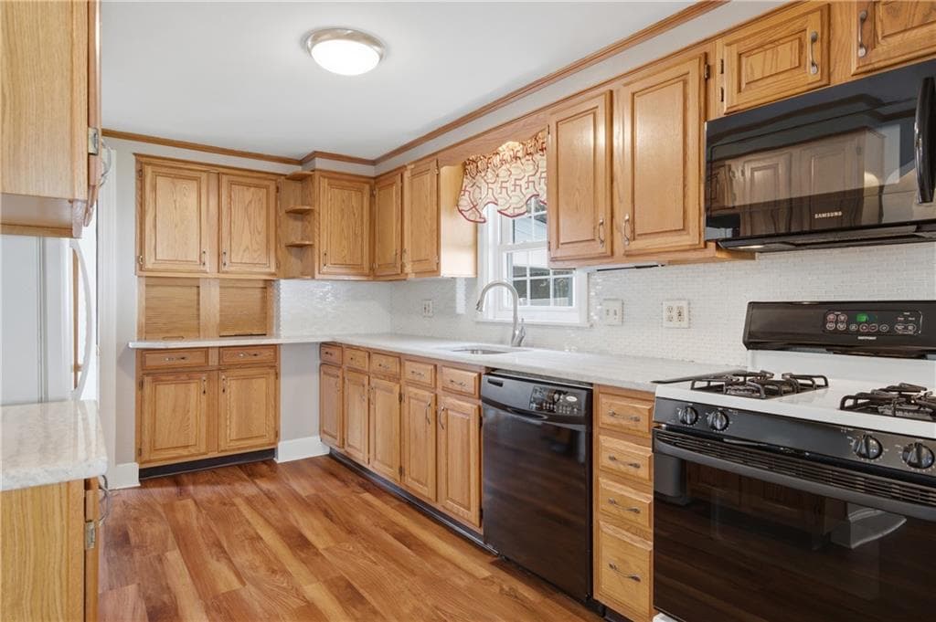 74 Macarthur Road photo 3