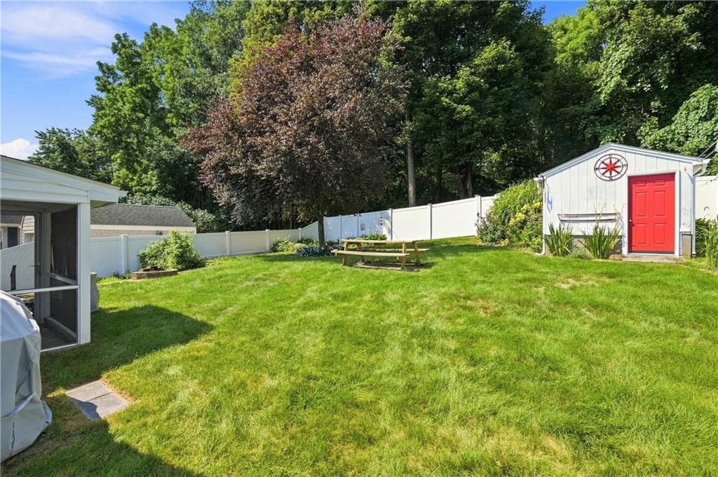 74 Macarthur Road photo 31