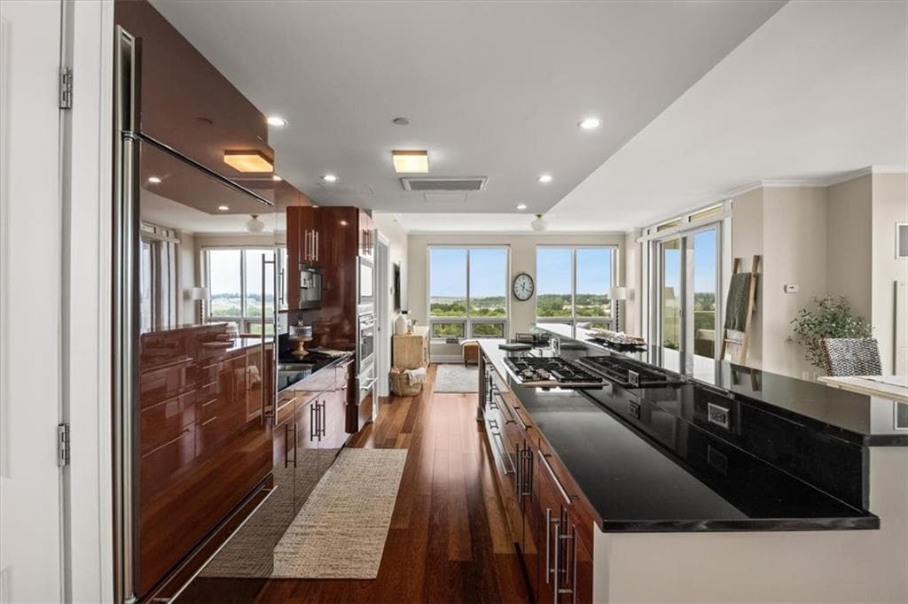 1 Tower Drive UNIT 1106 photo 3