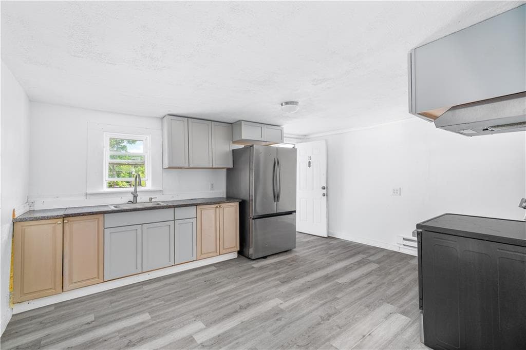 71 Roberts Street photo 2