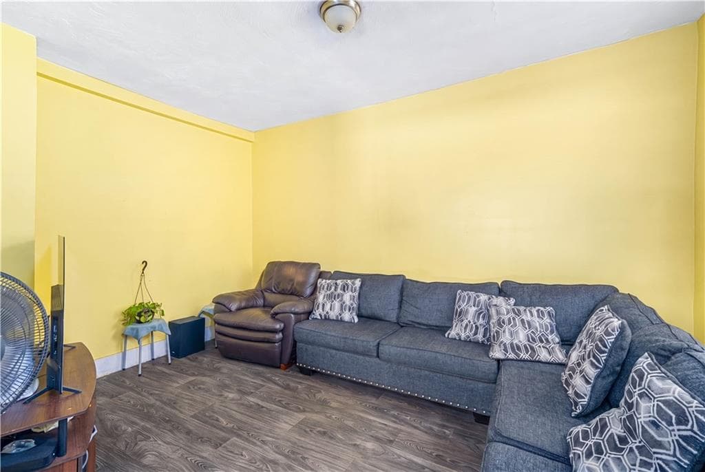 71 Roberts Street photo 21