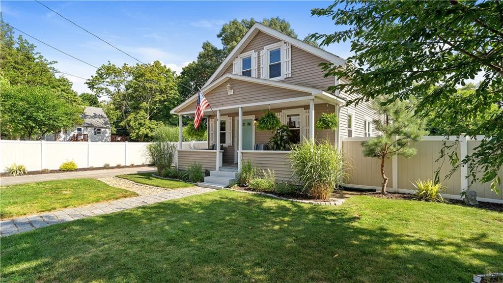Single Family Residence at 344 Point Avenue, Warwick, photo 5 of 45
