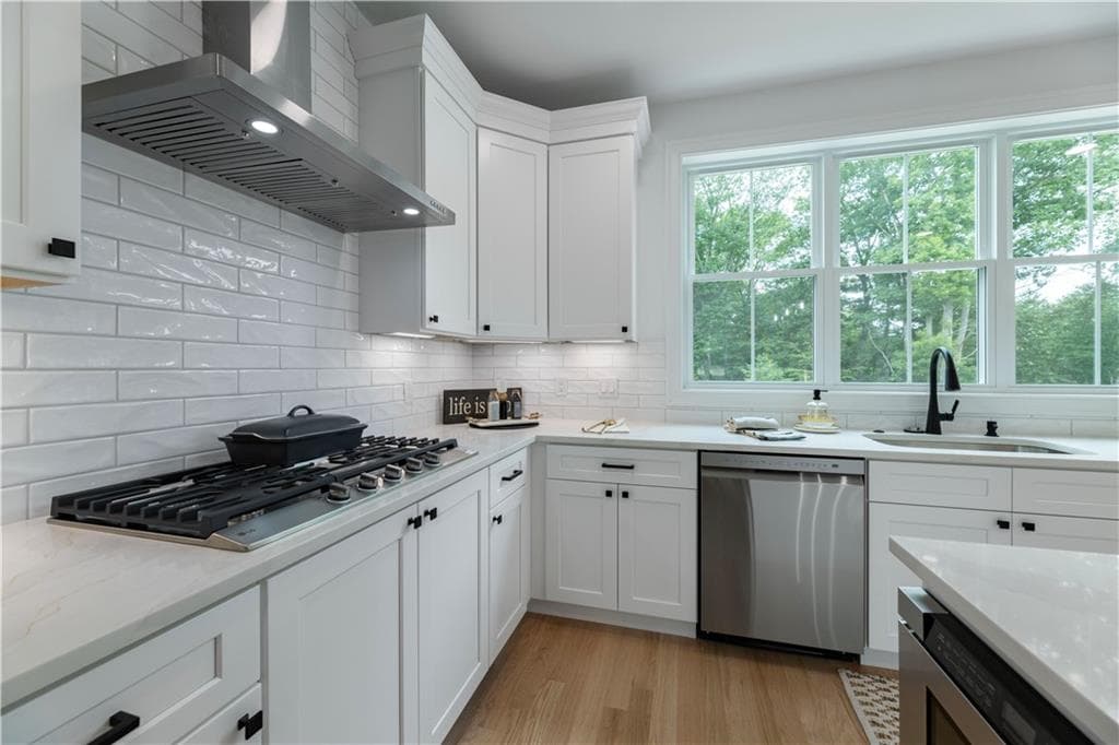 Single Family Residence at 9 Stoneridge Road, Smithfield, photo 13 of 48