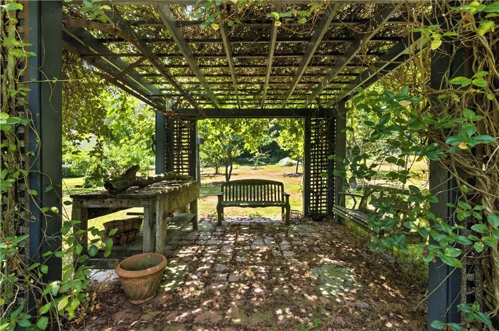 60 Avondale Road photo 9