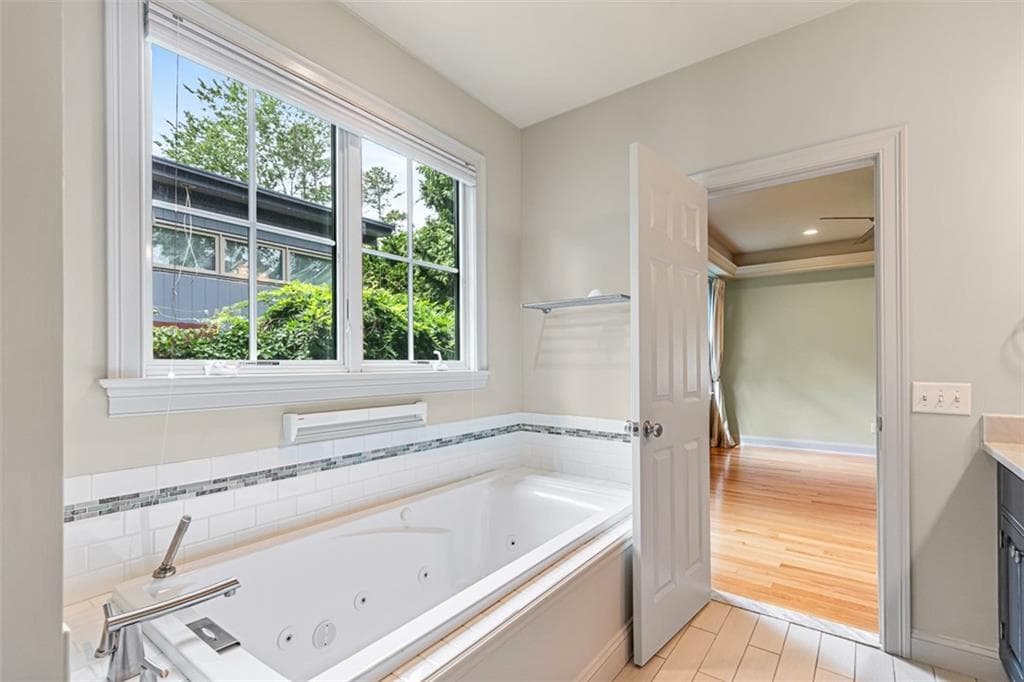 406 Blackstone Boulevard photo 27