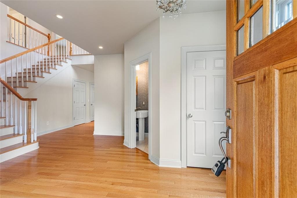 406 Blackstone Boulevard photo 3