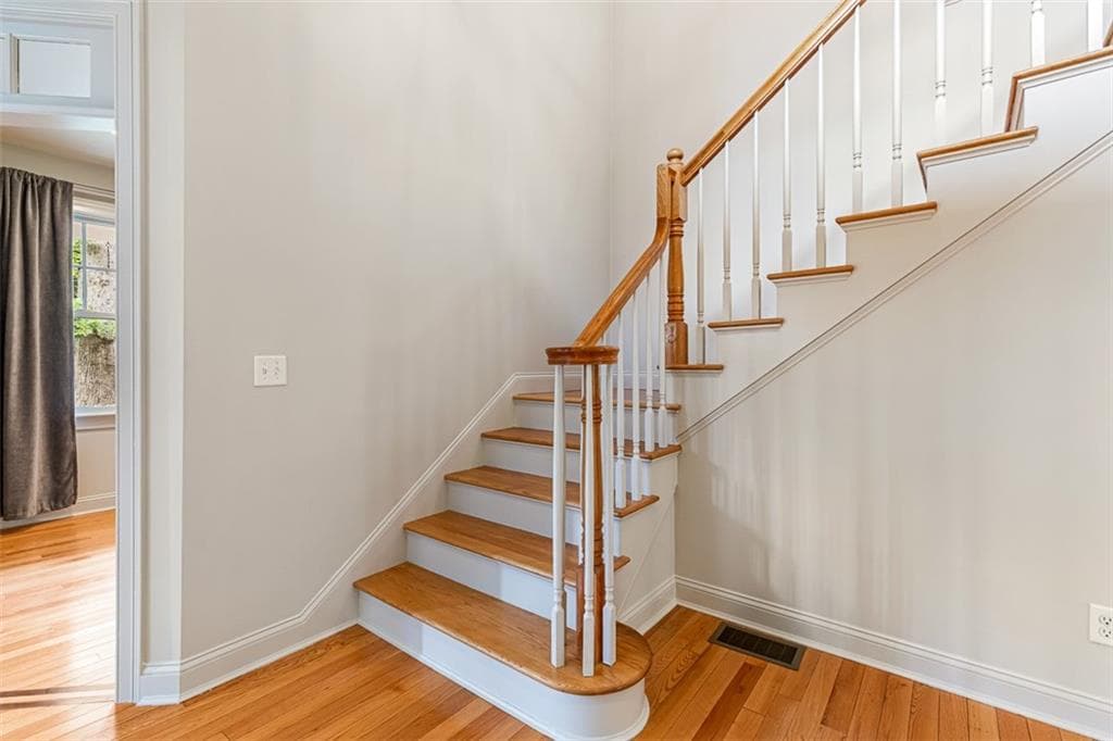 406 Blackstone Boulevard photo 30