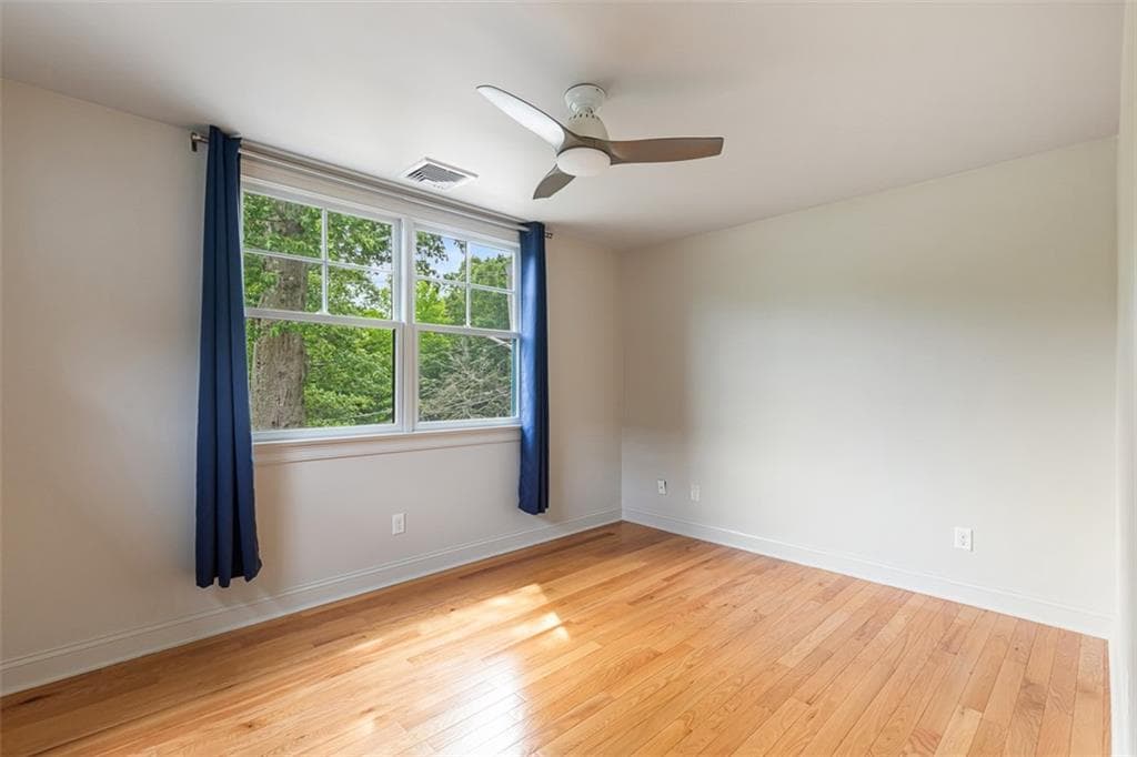 406 Blackstone Boulevard photo 33