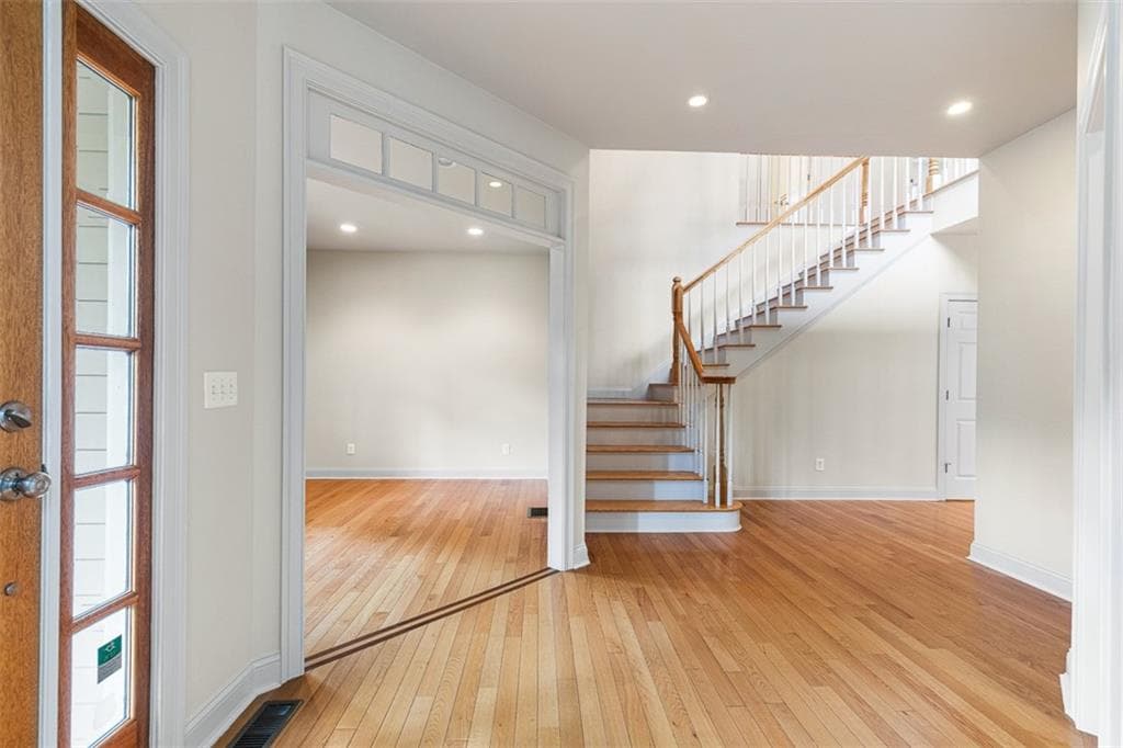 406 Blackstone Boulevard photo 4
