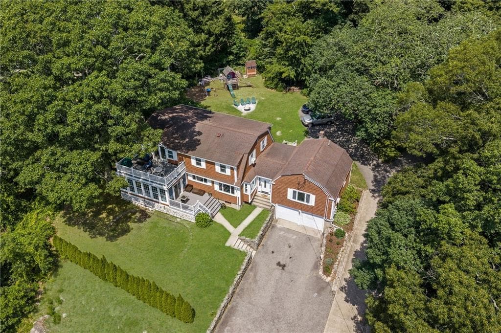 5443 Post Road photo 2