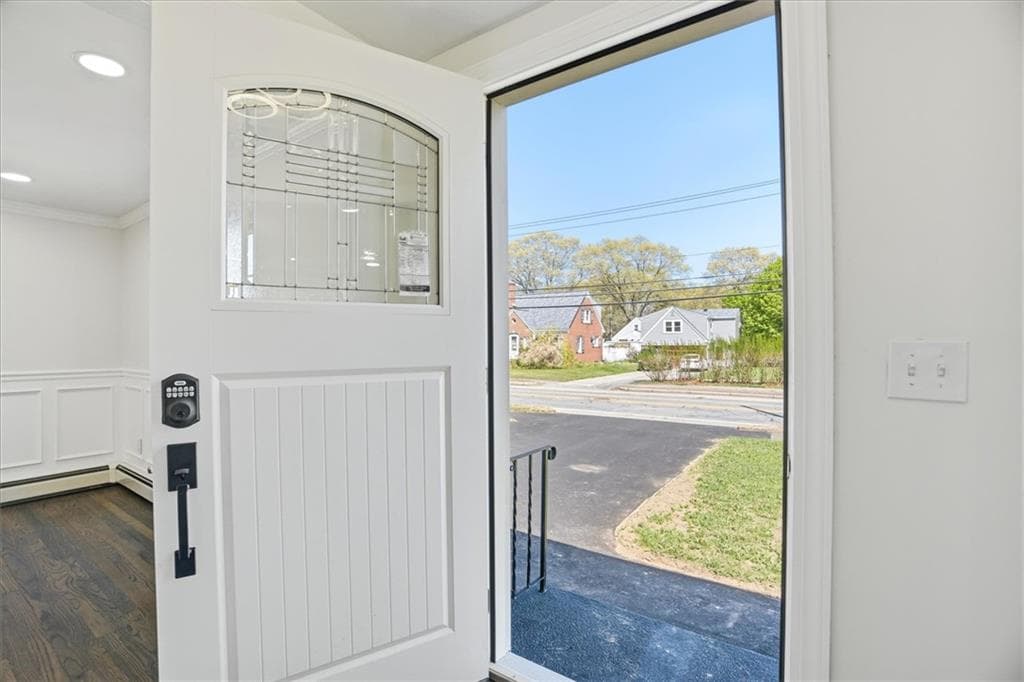 Single Family Residence at 45 Metropolitian park Drive, East Providence, photo 3 of 29