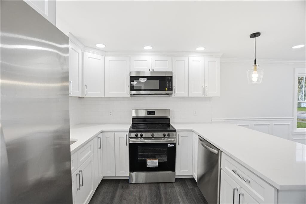 Single Family Residence at 45 Metropolitian park Drive, East Providence, photo 11 of 29