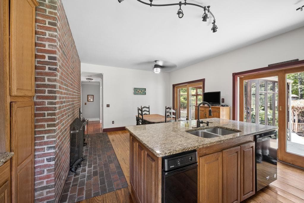 Single Family Residence at 840 Lake Road, Tiverton, photo 26 of 37