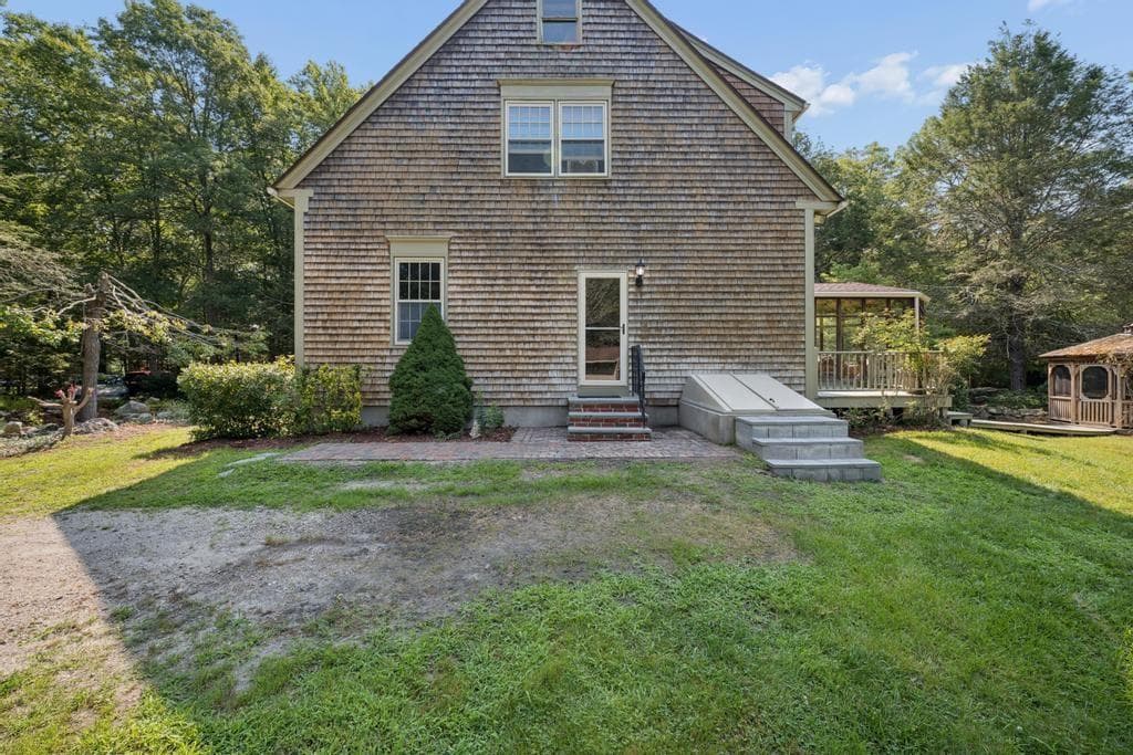 Single Family Residence at 840 Lake Road, Tiverton, photo 14 of 37
