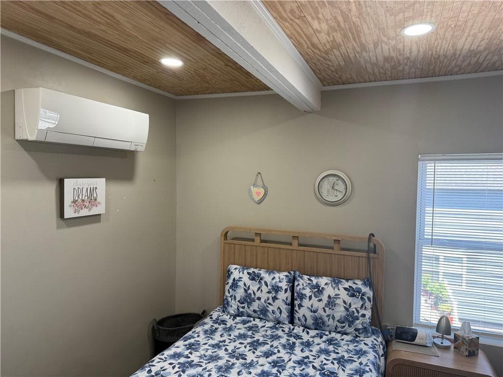 Condominium at 124 Chestnut Street, Central Falls, photo 7 of 16