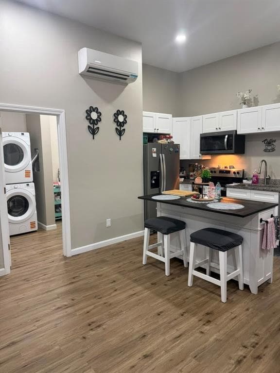 Condominium at 124 Chestnut Street, Central Falls, photo 4 of 16