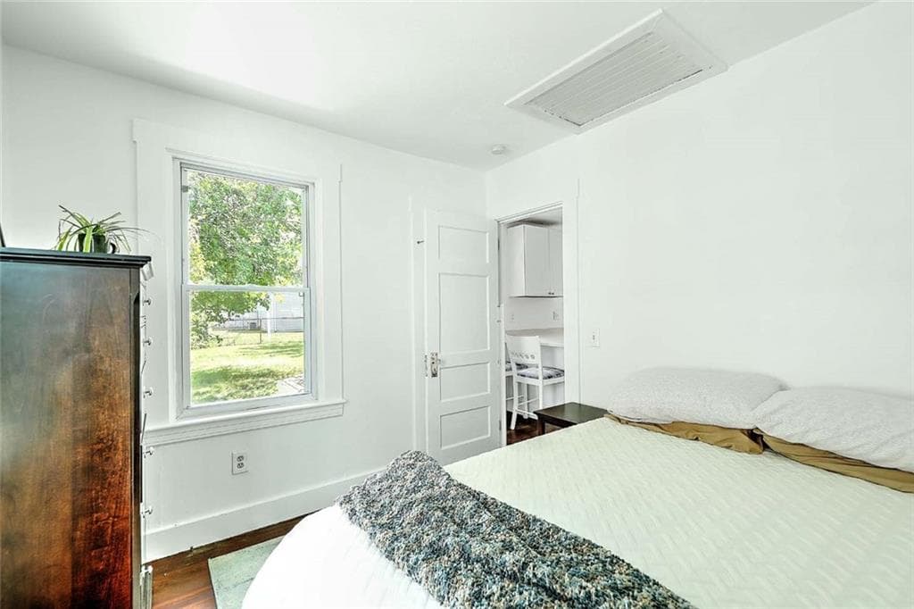59 Booth Avenue photo 33